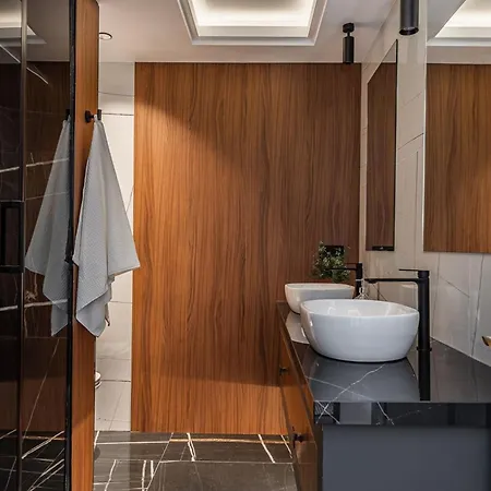Elegant Manor Staycation Escape *