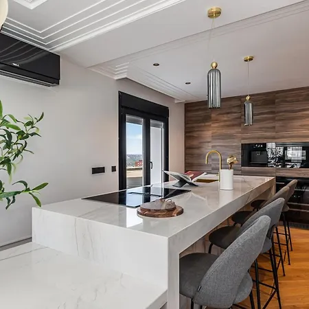 아파트 Elegant Manor Staycation Escape *