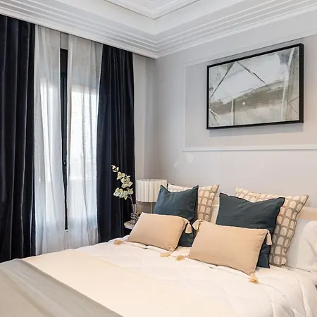 Elegant Manor Staycation Escape 아파트 *