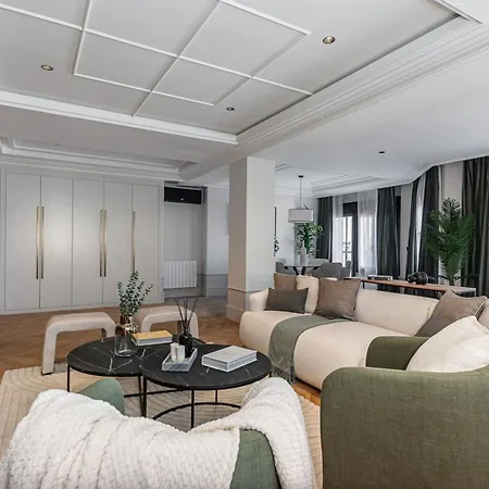 Elegant Manor Staycation Escape 아파트 로마