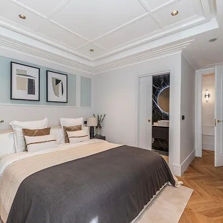 Elegant Manor Staycation Escape Rome