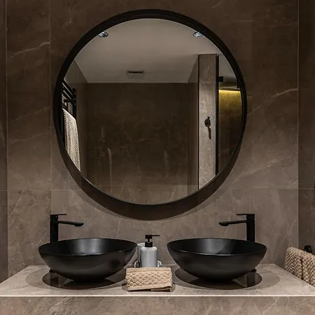 Elegant Manor Staycation Escape *